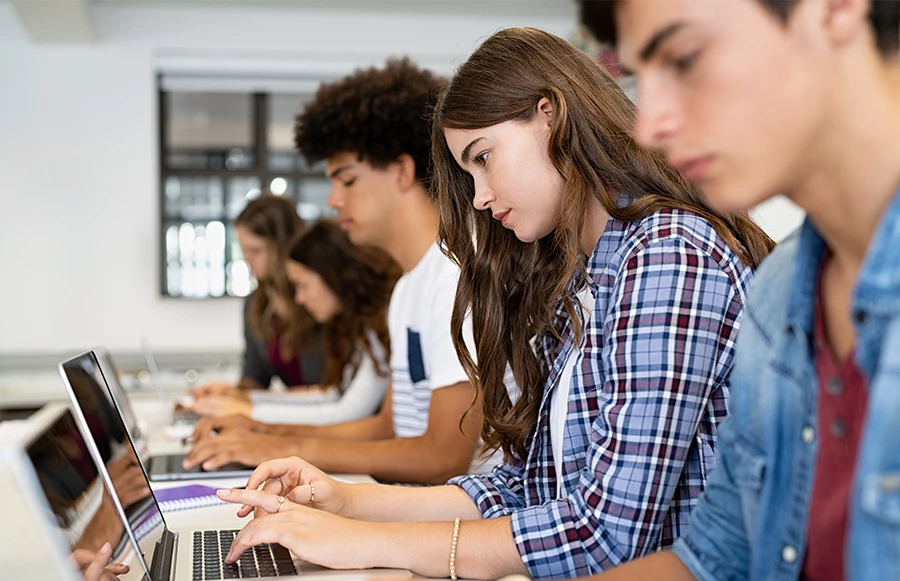 Étudiants dans l'enseignement supérieur